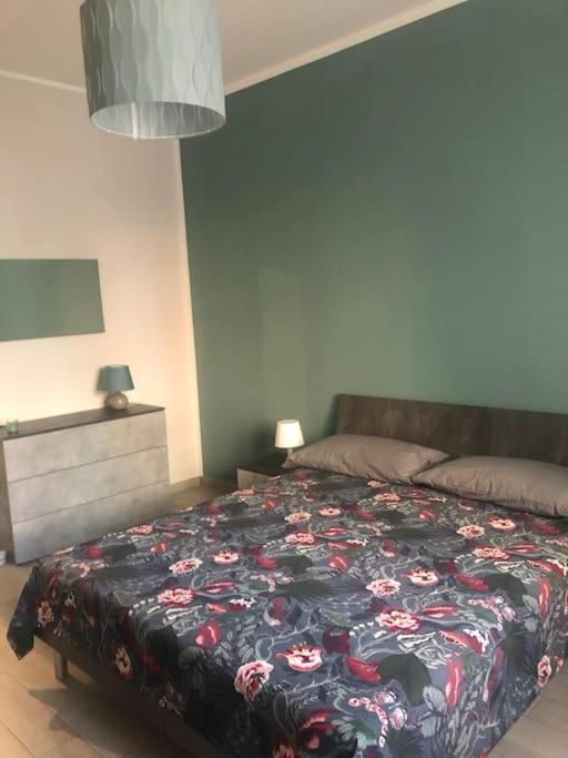 Appartamento Veronica, Per Lavoro E Relax Corsico Bagian luar foto