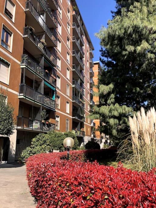 Appartamento Veronica, Per Lavoro E Relax Corsico Bagian luar foto