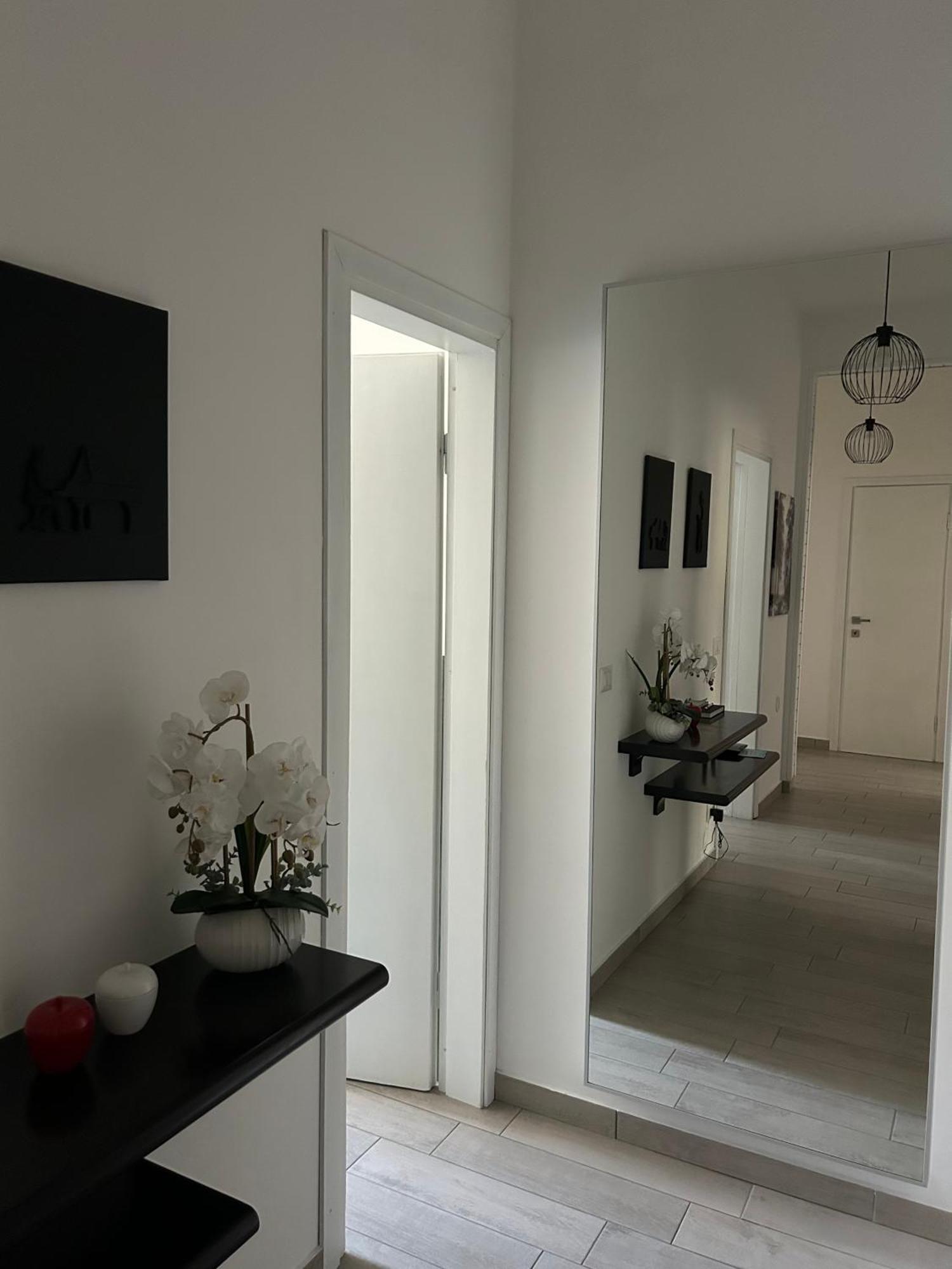 Appartamento Veronica, Per Lavoro E Relax Corsico Bagian luar foto